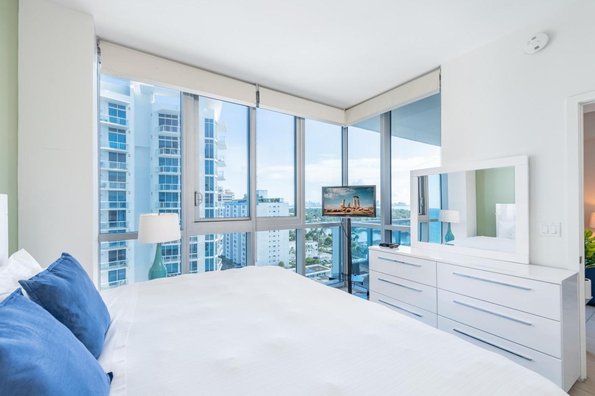 Bluebird Suites Monte Carlo ميامي بيتش الغرفة الصورة