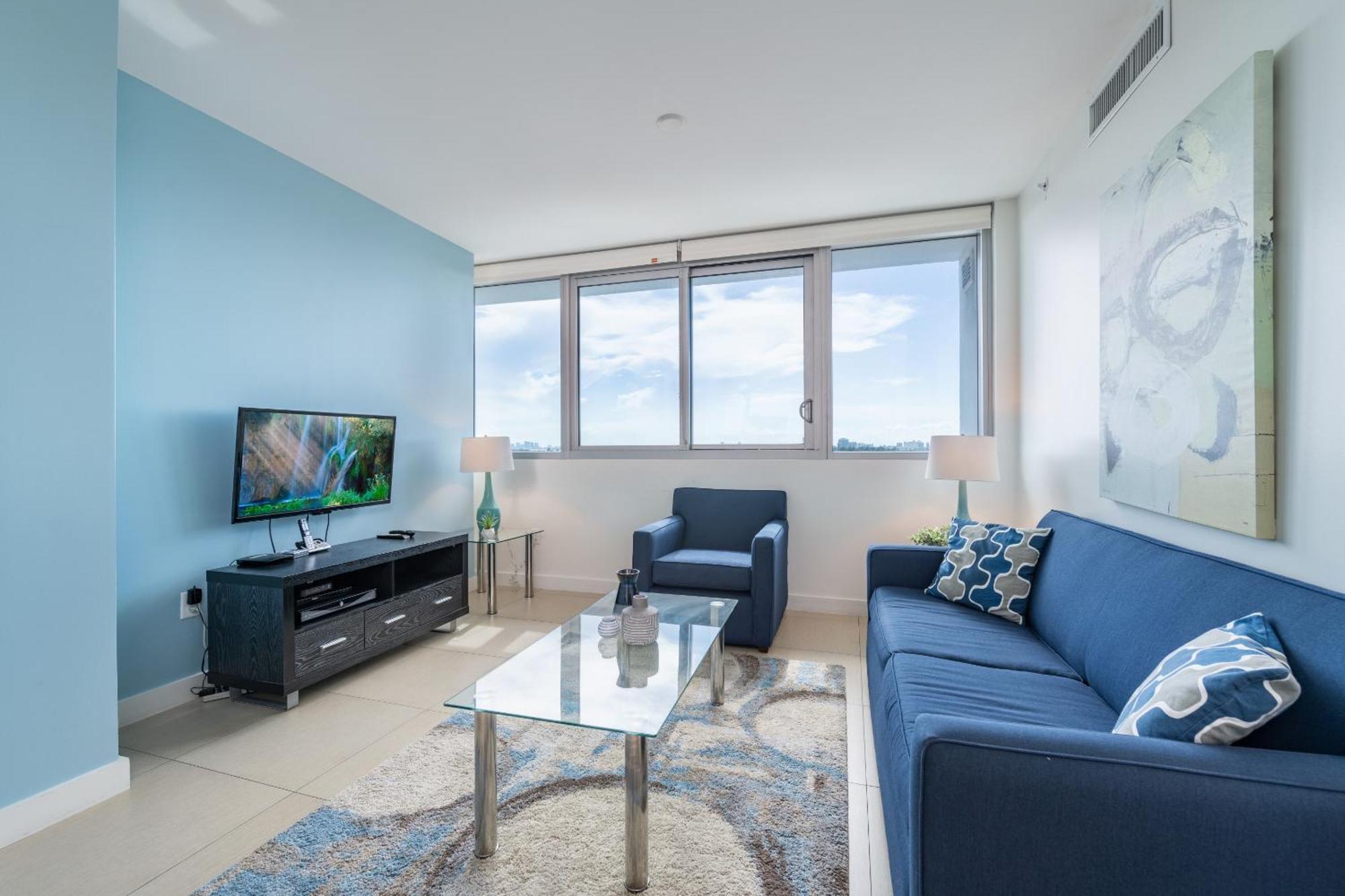 Bluebird Suites Monte Carlo ميامي بيتش الغرفة الصورة