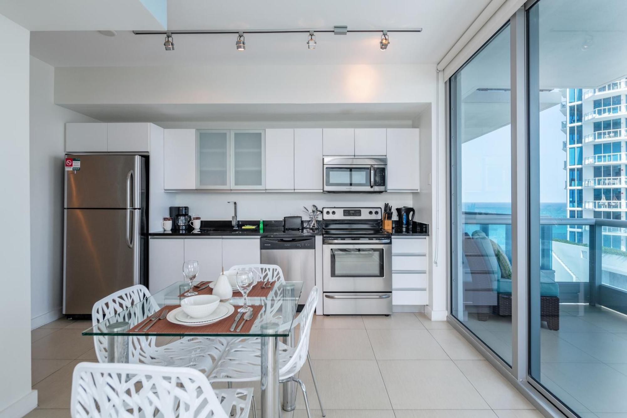 Bluebird Suites Monte Carlo ميامي بيتش الغرفة الصورة